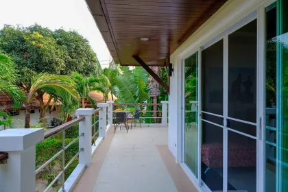 Villa tropicale 3 chambres, 2 étages à louer à Rawai Saiyuan