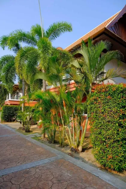 Villa tropicale 3 chambres, 2 étages à louer à Rawai Saiyuan
