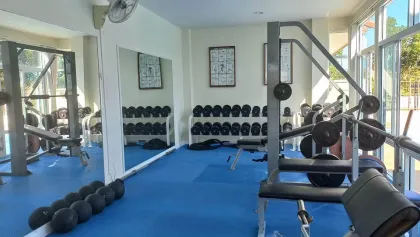 Просторная вилла с 3 спальнями и большим садом в Phuket Villa Chaofa