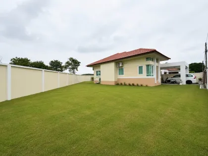 Просторная вилла с 3 спальнями и большим садом в Phuket Villa Chaofa
