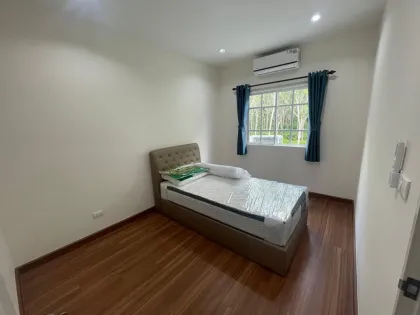 Villa de 4 habitaciones y 3 baños en alquiler en I Leaf Prime 2, Nai Yang