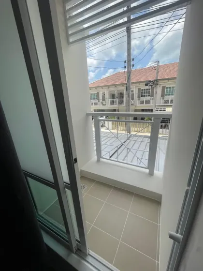 Villa de 4 habitaciones y 3 baños en alquiler en I Leaf Prime 2, Nai Yang