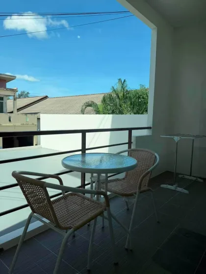 Casa adosada de 2 dormitorios y 3 baños en alquiler en Wichit, Phuket