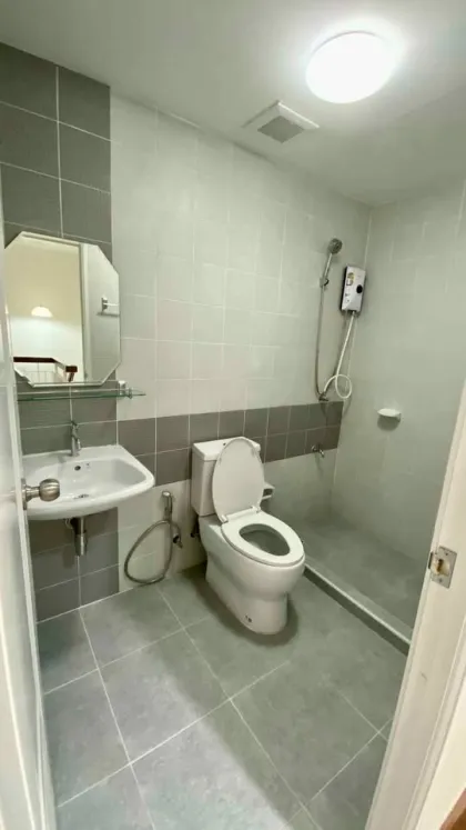 Двухэтажный таунхаус в аренду в Greenville Village, Талан