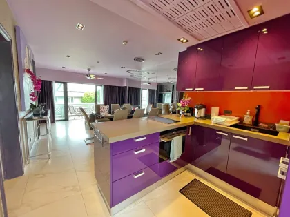 Квартира с 2 спальнями и видом на озеро в Allamanda Laguna Phuket