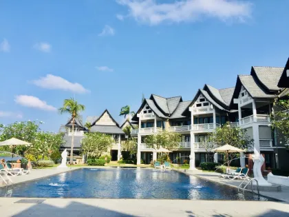 Квартира с 2 спальнями и видом на озеро в Allamanda Laguna Phuket