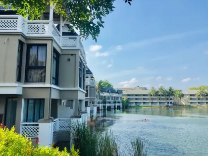 Квартира с 2 спальнями и видом на озеро в Allamanda Laguna Phuket