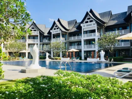 Квартира с 2 спальнями и видом на озеро в Allamanda Laguna Phuket