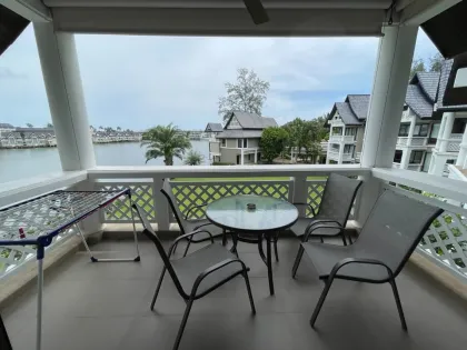 Квартира с 2 спальнями и видом на озеро в Allamanda Laguna Phuket