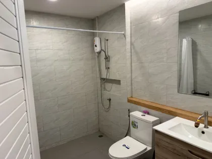 Современный Таунхаус с 2 спальнями и 2 ванными в 12 Soi Chalong, Пхукет Таун