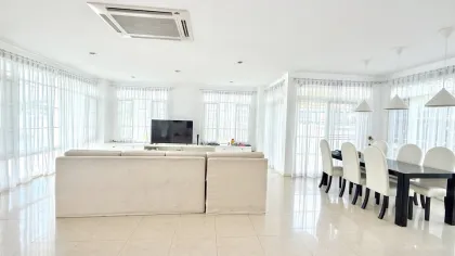 Вилла с 4 спальнями и бассейном в Land and Houses Park Chalong