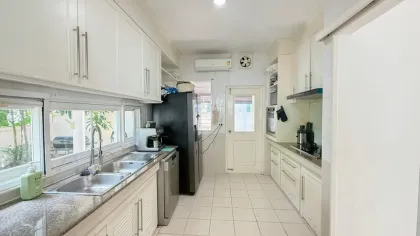 Вилла с 4 спальнями и бассейном в Land and Houses Park Chalong