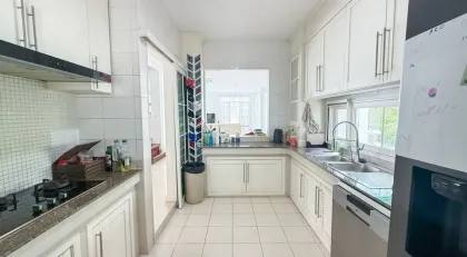 Вилла с 4 спальнями и бассейном в Land and Houses Park Chalong