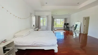 Вилла с 4 спальнями и бассейном в Land and Houses Park Chalong