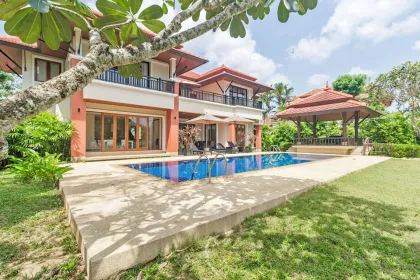 Вилла с 4 спальнями и бассейном в Angsana Laguna Phuket на аренду