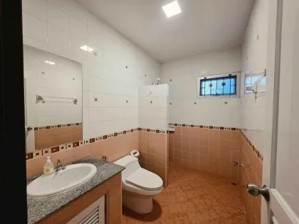 Снять дом с 2 спальнями и 1 ванной в Phanasom Park View, Таланг