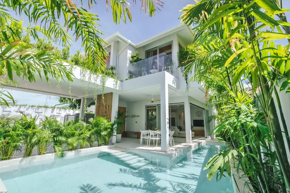 Villa rústica moderna de 4 habitaciones con piscina para alquiler a largo plazo