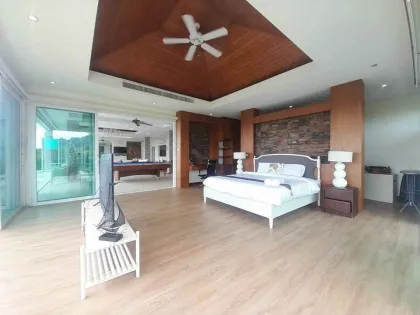 Luxury Seaview Pool Villa with 5 Bedrooms in Pa Khlok, Phuket