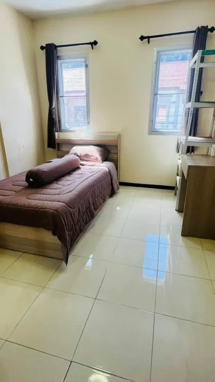 Casa independiente con 3 dormitorios y 2 baños en alquiler en Chalong