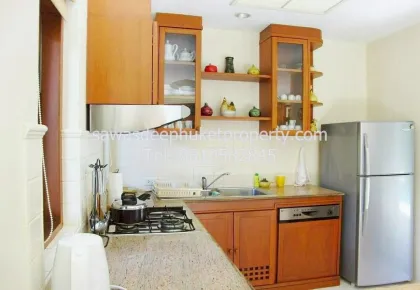 Вилла с бассейном и 3 спальнями рядом с Oak Meadow International School в аренду
