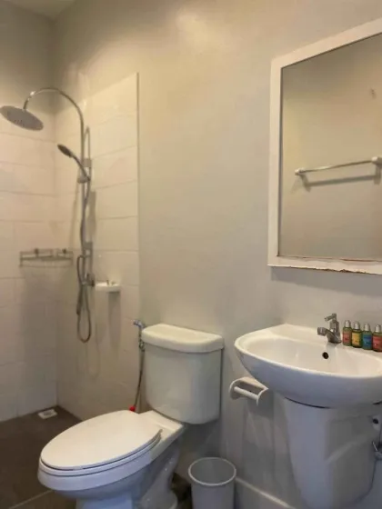 4 комнаты, 2 ванной - Таунхаус в аренду в Baan Bai Toey