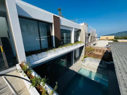 Luxuriöse 4-Zimmer-Poolvilla mit Meerblick in Saiyuan, Rawai