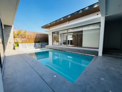Luxuriöse 4-Zimmer-Poolvilla mit Meerblick in Saiyuan, Rawai