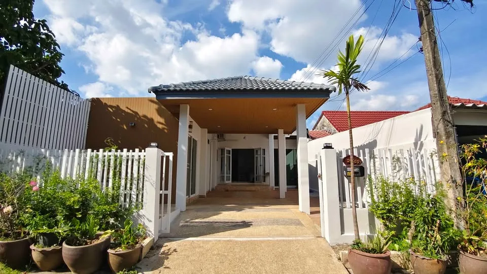 Вилла с 3 спальнями и 2 ванными комнатами в аренду в Satinee Village, Таланг