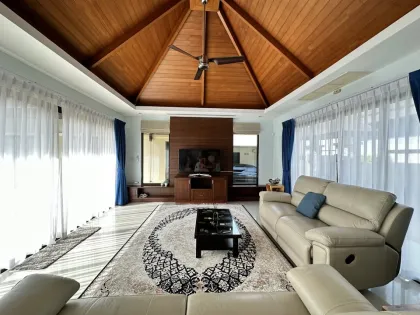 Вилла с 3 спальнями в аренду в Botanica Luxury Villas Phase 1, Чернг Талай