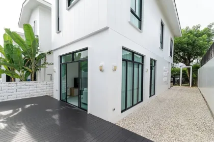 3 спальни, 3 ванные. Угловой дом у Mono Loft Koh Kaew, аренда