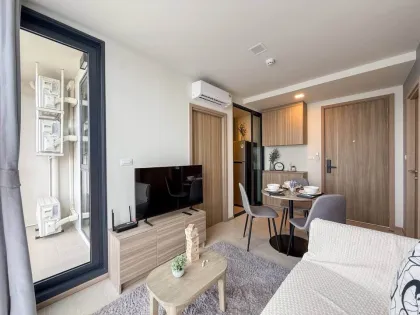 2-Zimmer-Wohnung im The Base Rise Central Phuket zu vermieten