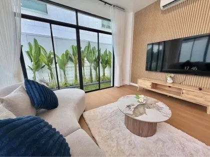 Villa récemment rénovée avec piscine privée à louer à Mono Palai, Chalong