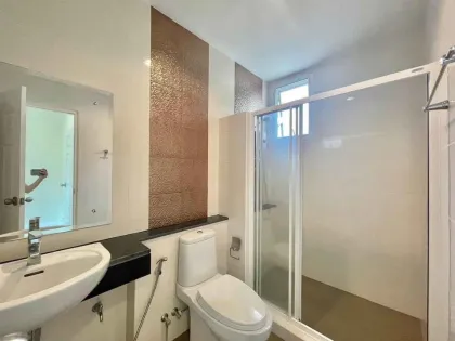 Вилла с 3 спальнями и 2 ванными в аренду в Villa Chaofa 2, Вичит-Чалонг