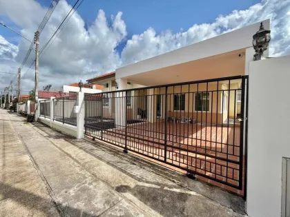 Вилла с 3 спальнями и 2 ванными в аренду в Villa Chaofa 2, Вичит-Чалонг