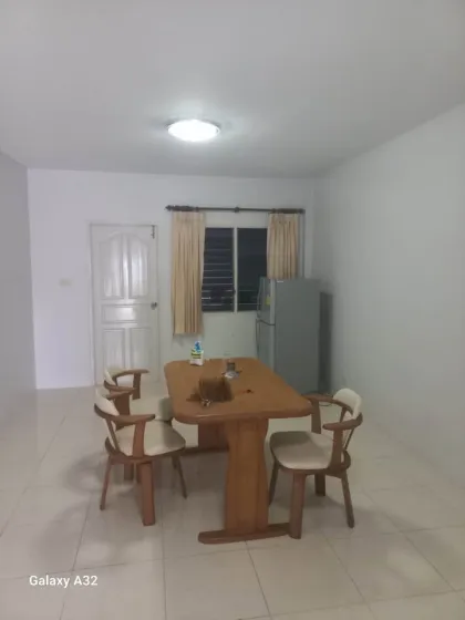 Вилла с 3 спальнями и 2 ванными в аренду в Wongchalerm Garden Ville