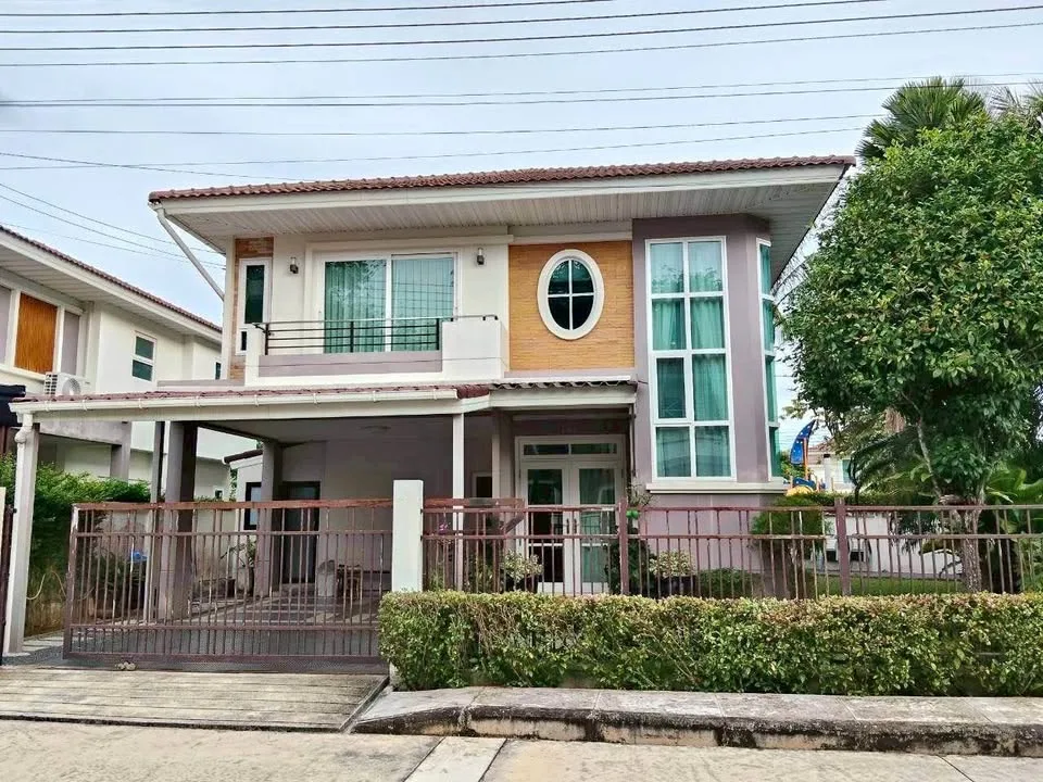 Spacious 3-Bedroom Corner Detached House for Rent in Thalang