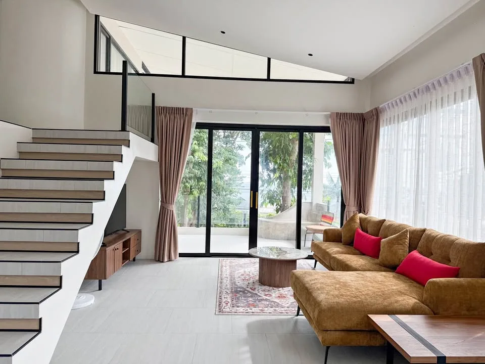Sea View Villa for Rent in Kamala with Garden Atmosphere