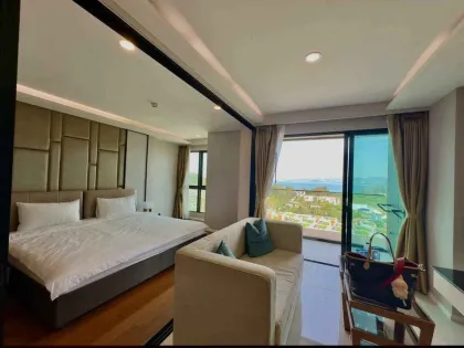 Mida Grand Surin Beach 一居室海景公寓出租