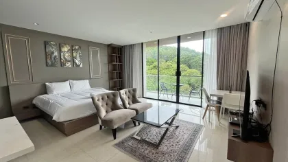 Современная студия с 1 спальней и ванной в Viva Patong на аренду