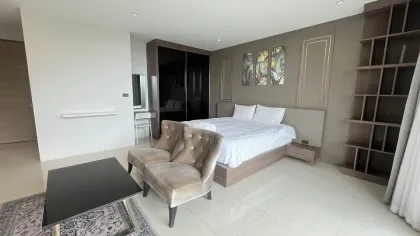 Современная студия с 1 спальней и ванной в Viva Patong на аренду