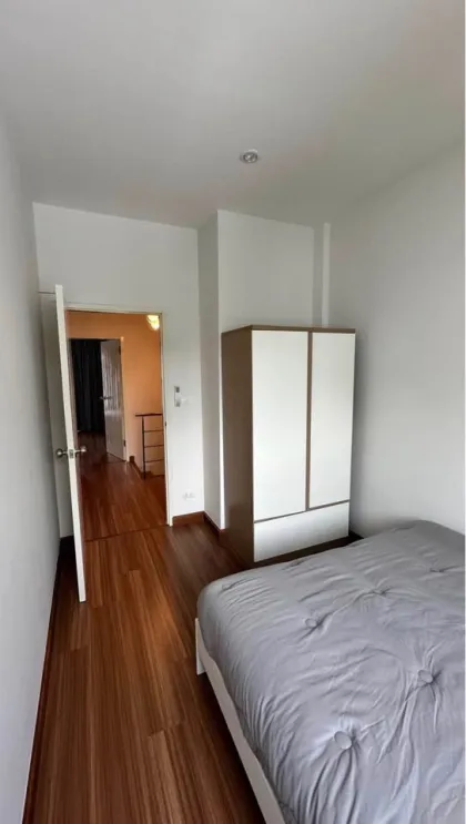 Moderne 3-Zimmer-Maisonette zur Miete in Supalai Palm Springs, Cherng Talay