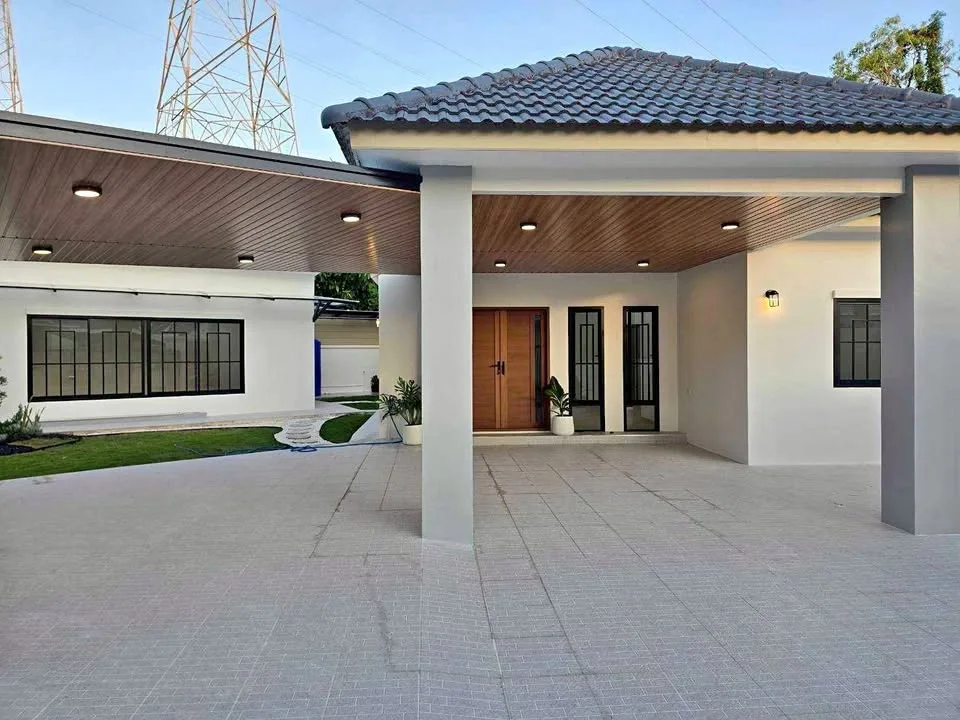 Move-In Ready 3-Bedroom House with Separate Home Office in Srisuchart Grand View 3, Kathu