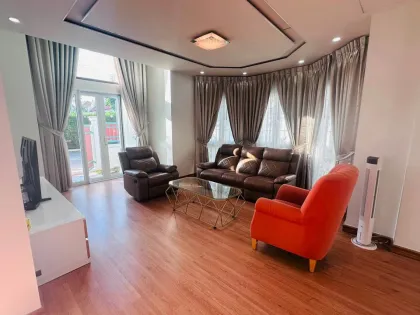 Villa renovada de 4 habitaciones en alquiler en Koh Kaew