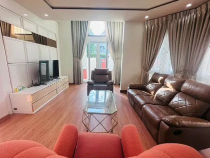 Villa renovada de 4 habitaciones en alquiler en Koh Kaew