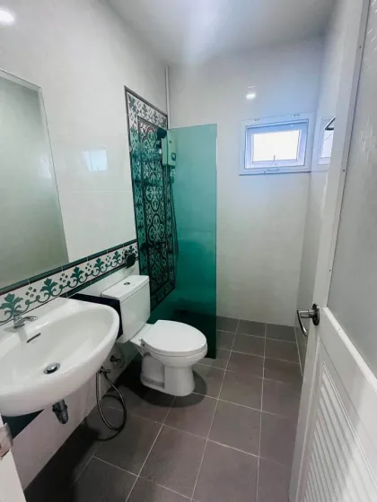Villa renovada de 4 habitaciones en alquiler en Koh Kaew