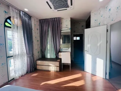 Villa renovada de 4 habitaciones en alquiler en Koh Kaew