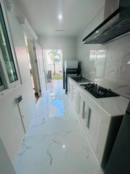Villa renovada de 4 habitaciones en alquiler en Koh Kaew
