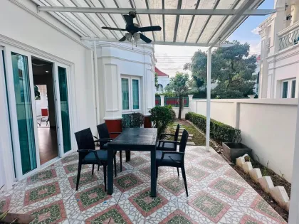 Villa renovada de 4 habitaciones en alquiler en Koh Kaew