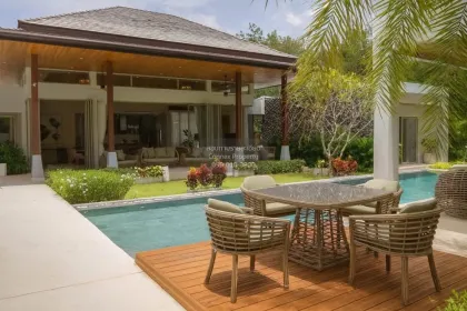 Luxury Pool Villa with 4 Beds & 6 Baths for Rent in Rawai