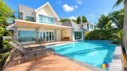 Villa frente a la playa con piscina de 2 dormitorios en alquiler en Rawai